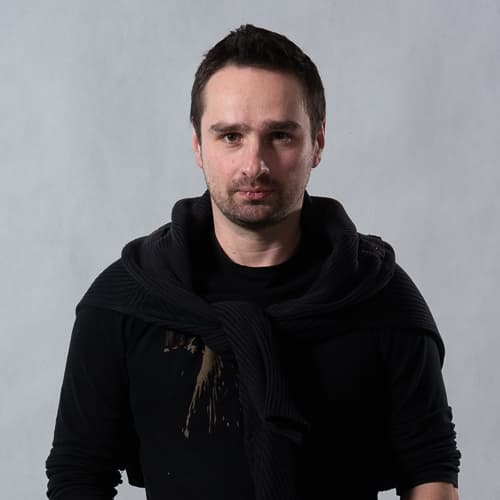 Sebastian Pokojowy - gitara basowa